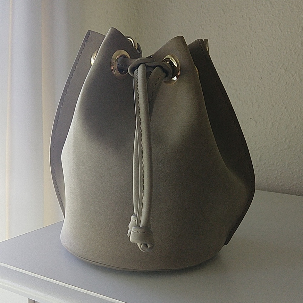 Bucket purse